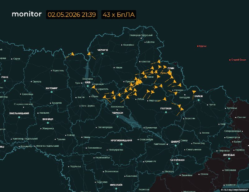 Dark map of Ukraine with Cyrillic city labels, timestamp "02.05.2026 21:39," and numerous orange arrows clustered primarily around the Sumy and Chernihiv regions.