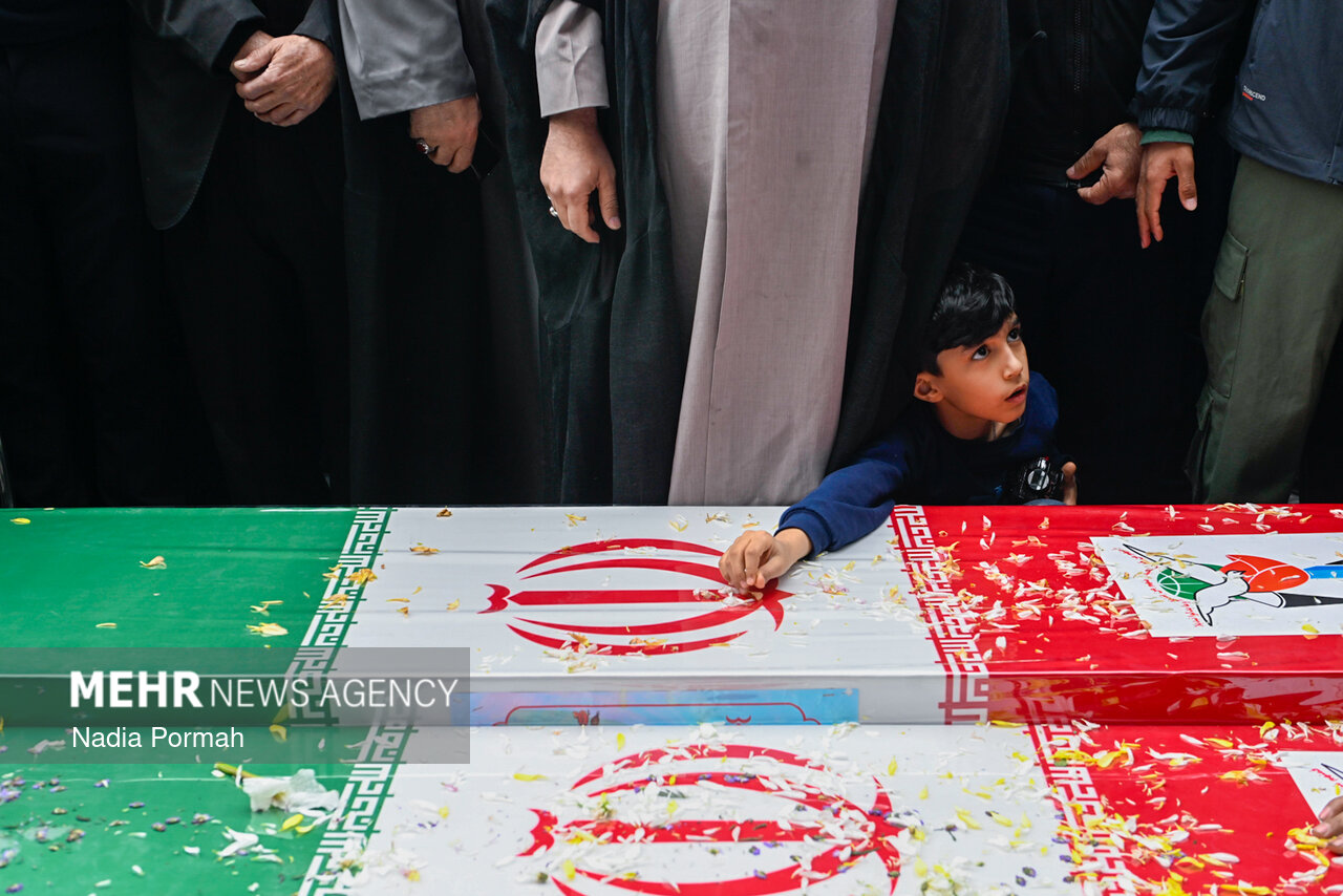 Funeral of Ramadan War martyrs held in Karaj