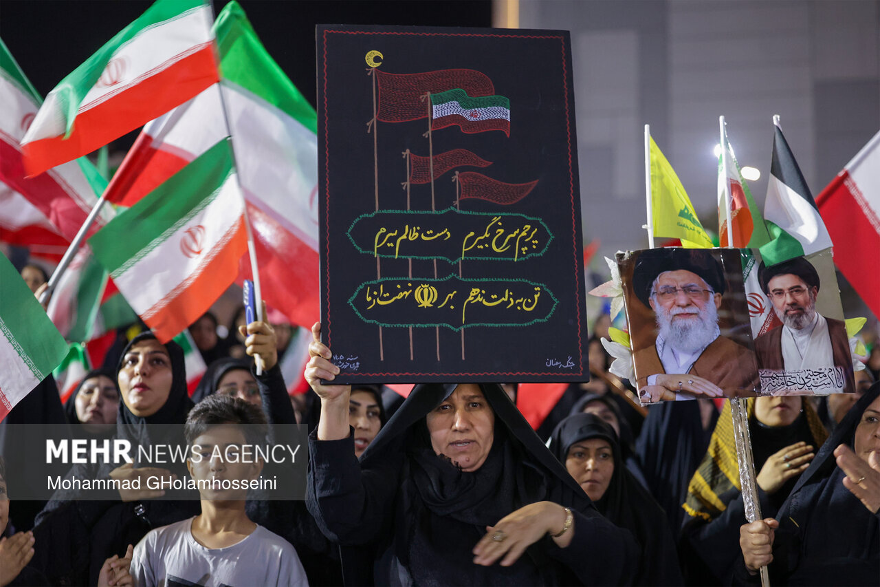 People in Bushehr mourn for martyrdom of Leader after 40 days