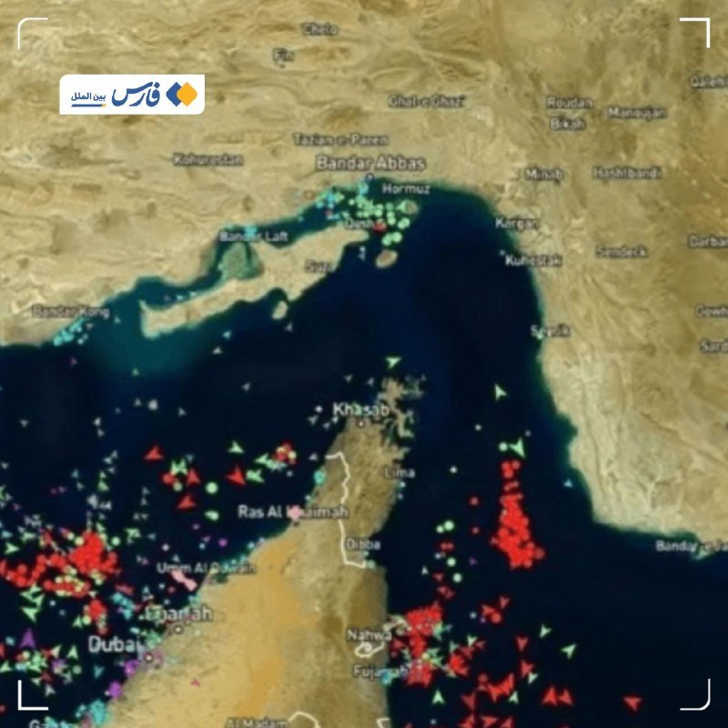 A satellite map view of the Persian Gulf shows numerous colored vessel-tracking icons clustered along coastlines near labeled cities including Bandar Abbas, Dubai, and Fujairah.