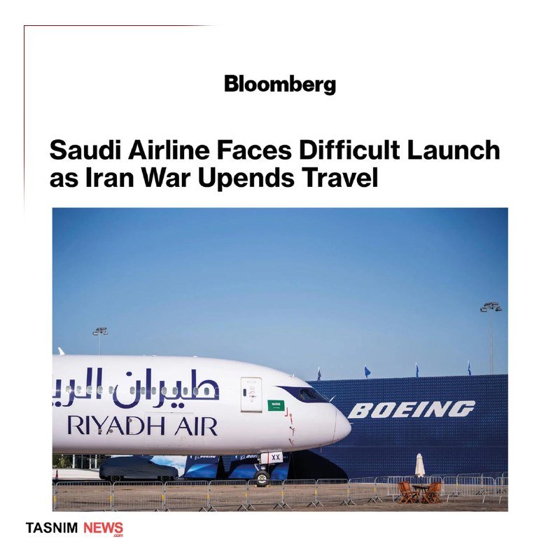 A Bloomberg news graphic displays a Riyadh Air Boeing aircraft nose beside a blue Boeing hangar, under a headline about a Saudi airline's difficult launch amid Iran war travel disruptions.