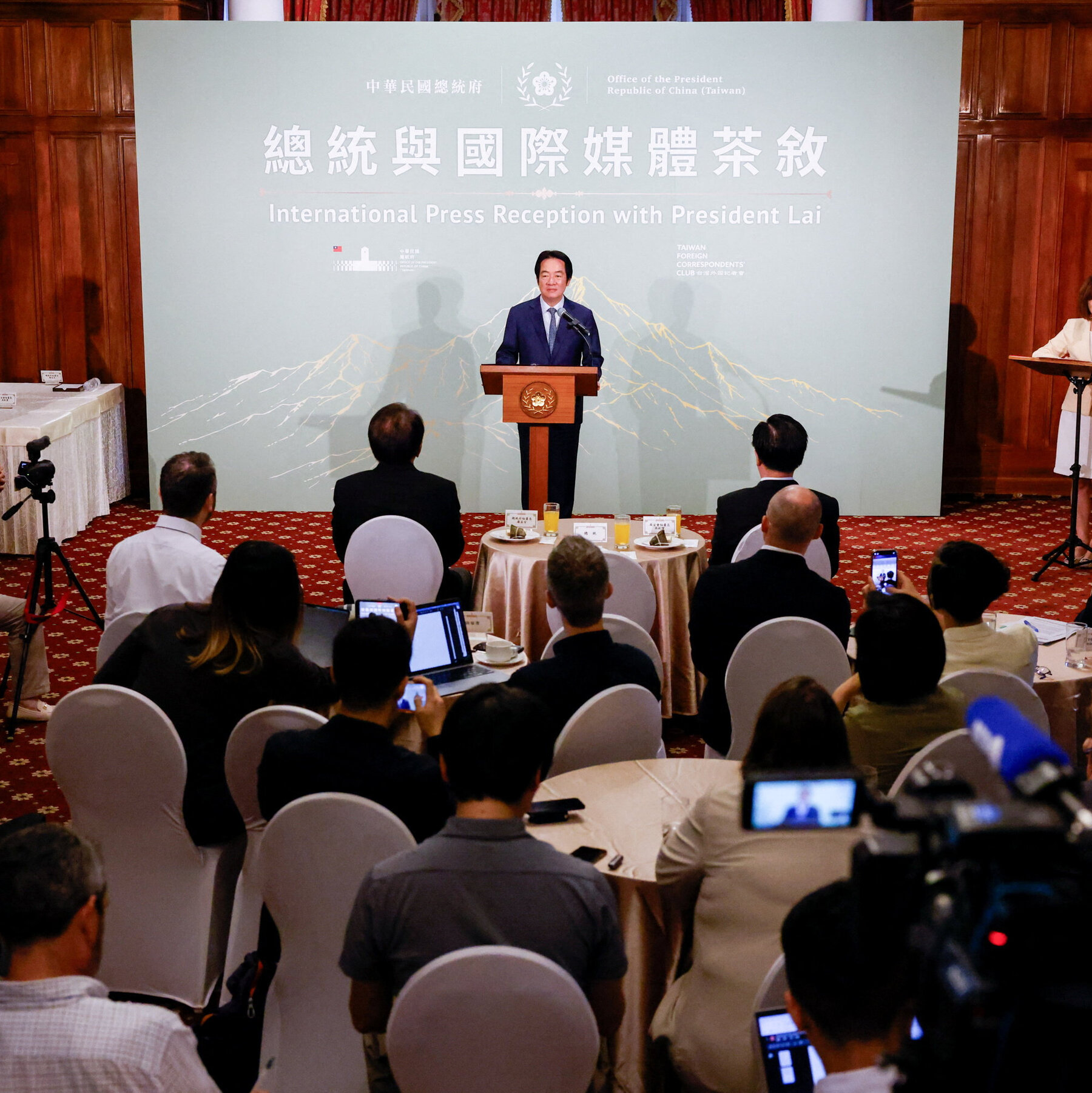 As President Trump prepares to meet President Xi in Beijing, a reduced CEO contingent and divided economic voices inside his own administration suggest the trip is more performance than substance on the trade front.