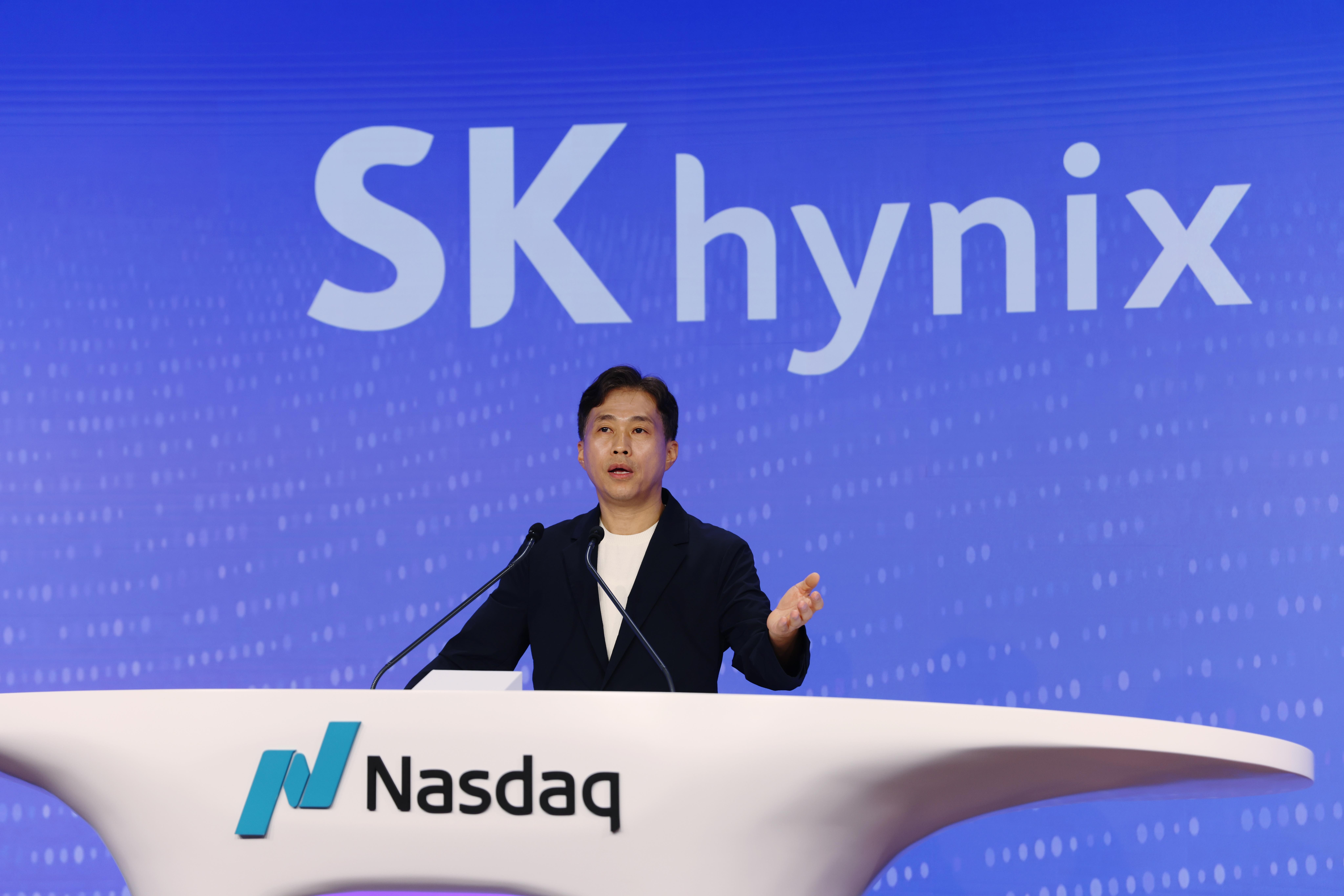 The South Korean government has said it will pursue all available options to prevent a strike at Samsung Electronics, raising the stakes in a confrontation that threatens to disrupt one of the world's most strategically important semiconduc…