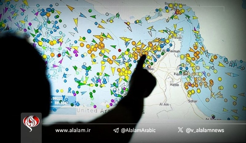 A silhouetted person points at a digital map displaying numerous colorful aircraft icons over the Persian Gulf region, with labels including "Al Khaimah," "Hatta," and "United Arab Emirates."