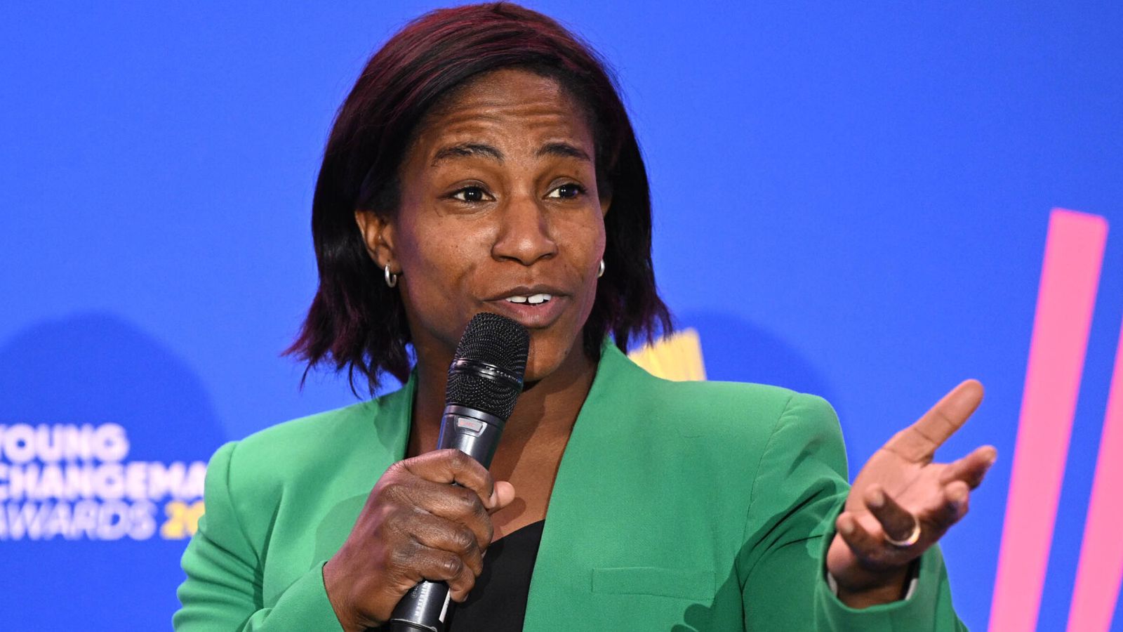 A Rugby Football Union council member has stepped down hours after discriminatory online comments he directed at World Cup-winning pundit Maggie Alphonsi surfaced publicly.