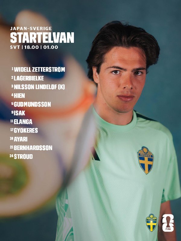 A young man in a light green Sweden national team jersey stands against a teal backdrop, beside a "JAPAN-SVERIGE STARTELVAN" lineup graphic listing eleven players for an 18:00 broadcast on SVT.