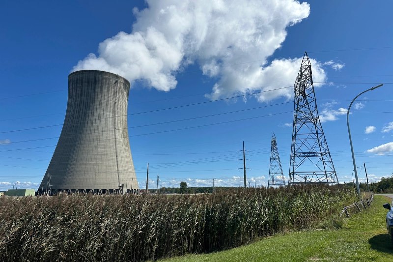 Construction of a US nuclear power facility, illustrative of the reactor build-out Washington is moving to underwrite.
