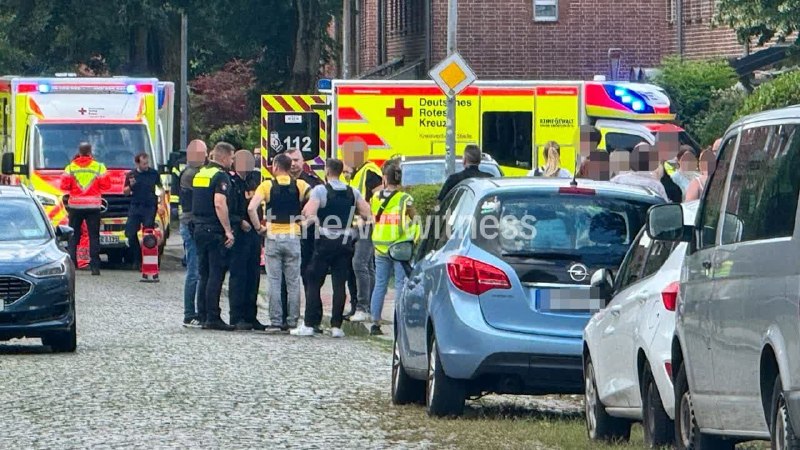 Heavy police deployment in the centre of Stade, Lower Saxony, on 29 June 2026 following a shooting that left five dead.