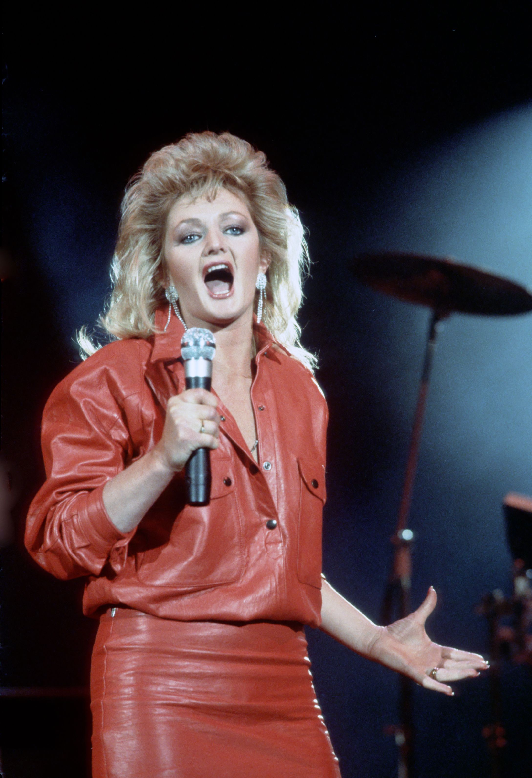 A Welsh power-ballad mainstay exits at 75, and the standard obit machinery shows its seams — leaving the more interesting questions unexamined.